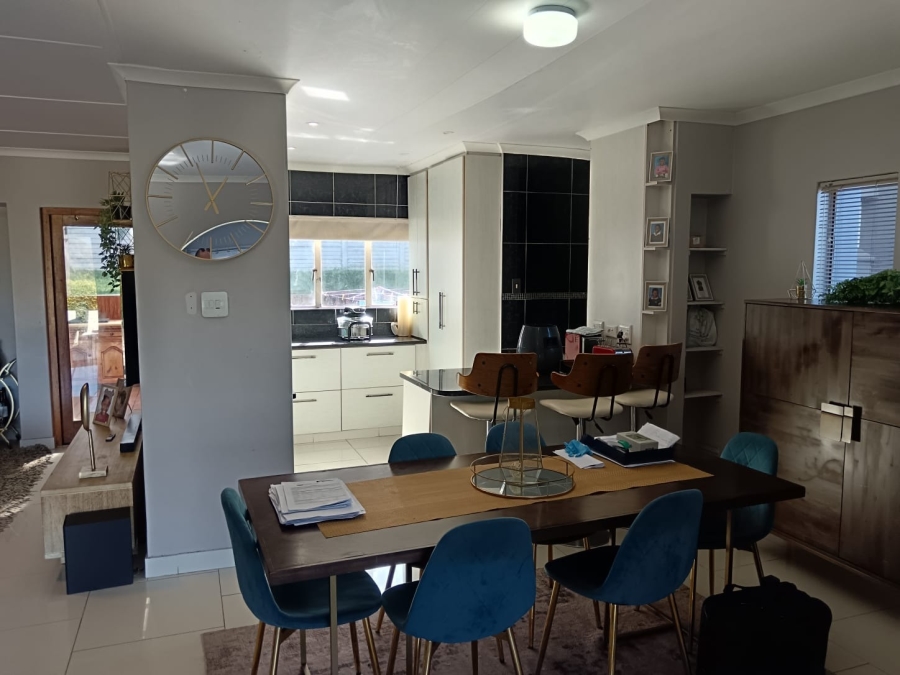3 Bedroom Property for Sale in Beacon Bay North Eastern Cape